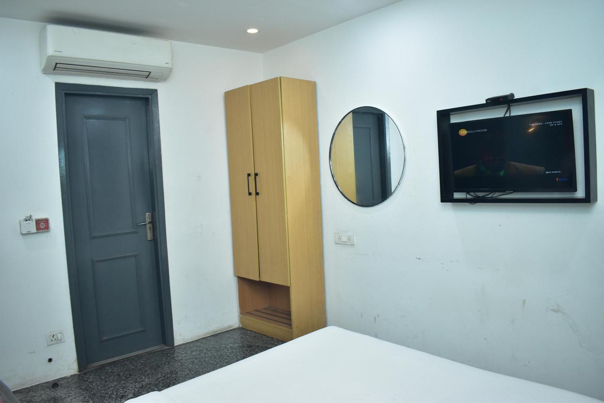 Qotel Comfort Golden Saffron Punjabi Bagh Νέο Δελχί Εξωτερικό φωτογραφία